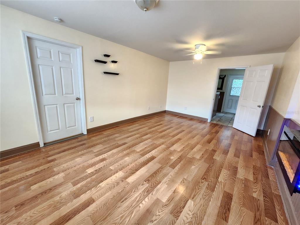 Building Photo - 8701 Magnolia Dr