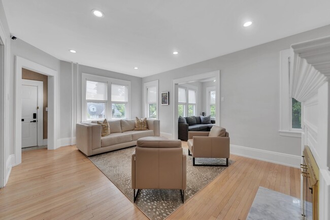 Building Photo - 277 Van Nostrand Ave
