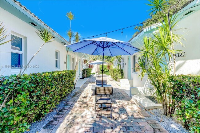 Foto del edificio - 8824 NE 2nd Ave