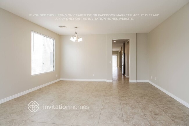 Foto del edificio - 1015 W Desert Valley Dr