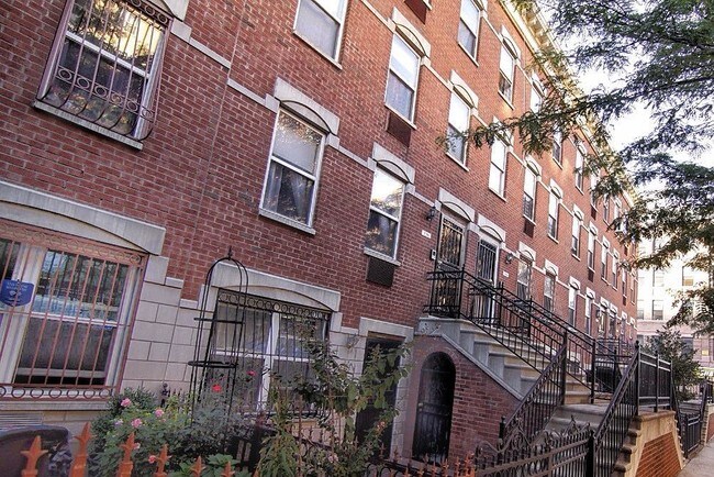 Building Photo - 1794 Madison Ave