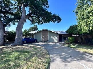 Building Photo - 4713-4715 Greenholme Dr