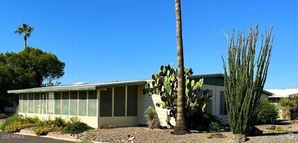 Building Photo - 2501 W Wickenburg Way