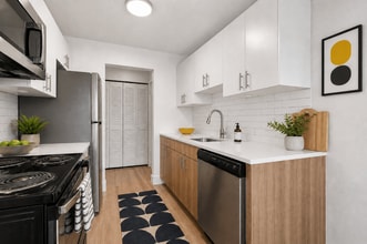Building Photo - Bloomfield Square Apartments - Auburn Hills, MI