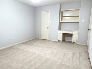 Building Photo - 4226 Roaring Rapids Dr