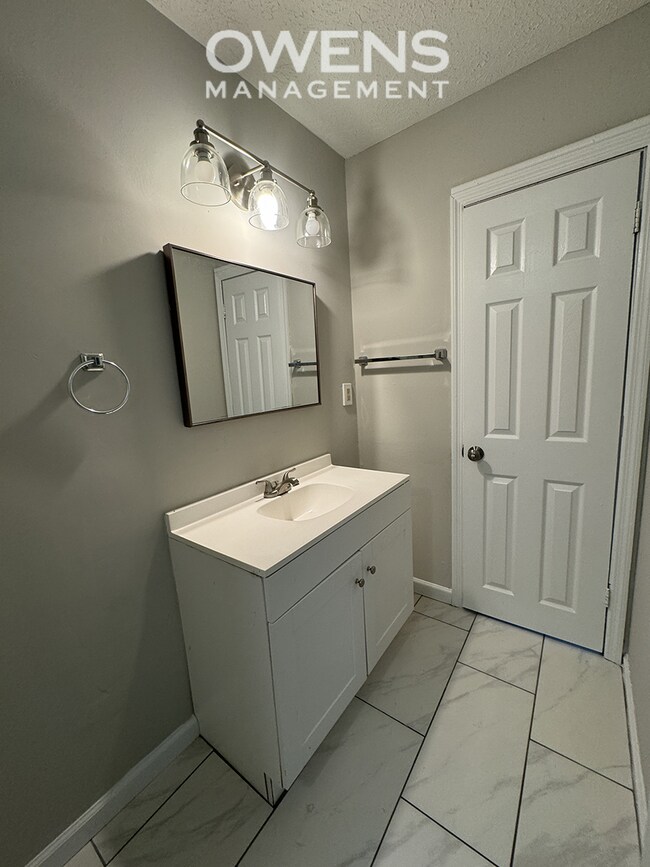 Foto del edificio - North Hall Duplex Available