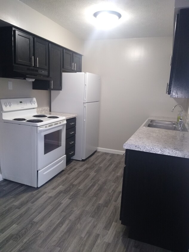 Foto principal - 904 Goguac St W