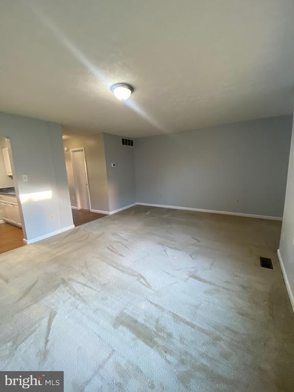 Building Photo - 7 Mooring Ct