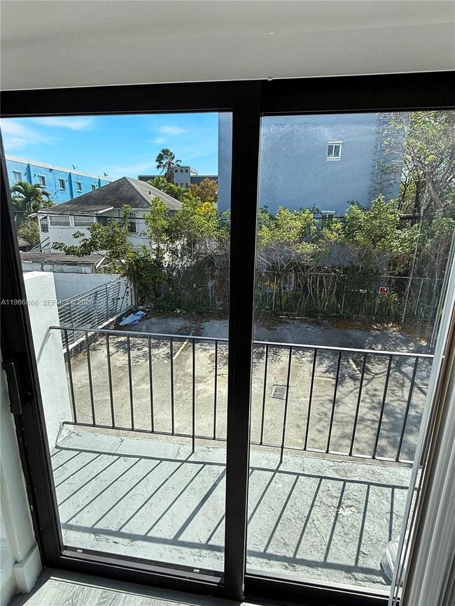 Foto del edificio - 852 SW 1st St