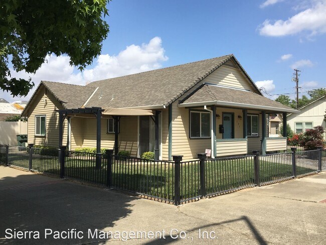 Building Photo - 3 br, 2 bath House - 131 2nd Street