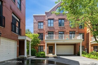 Building Photo - 1867 Admiral Ct