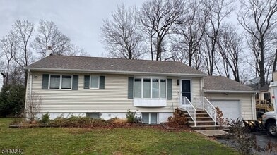 Building Photo - 9 McKinley Pl