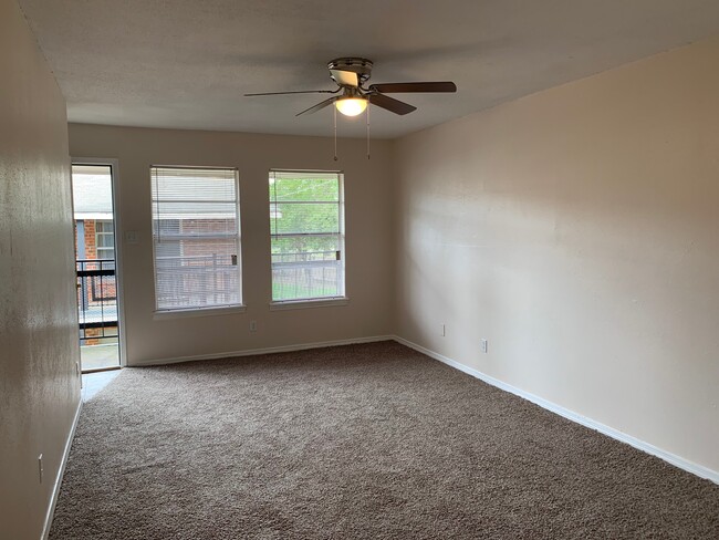 Building Photo - Windgate Apartments