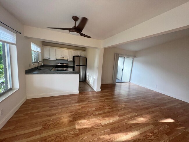 Building Photo - 5276 Bosque Ln