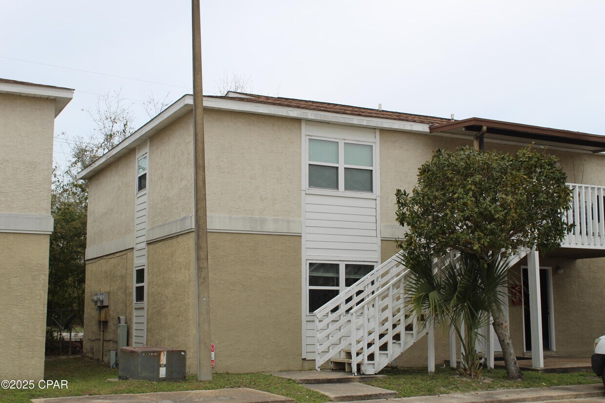 Primary Photo - 3914 E 11th St