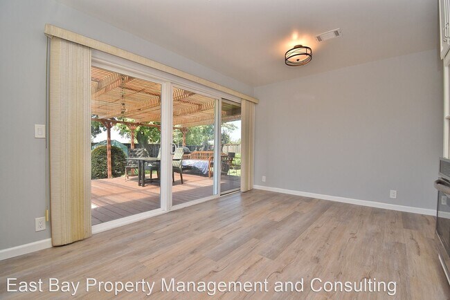 Building Photo - 4 br, 2 bath House - 365 Spring Valley Ln