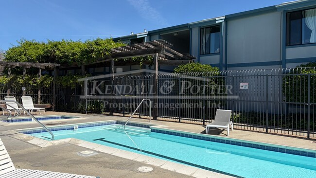 Foto del edificio - 2 Bedroom Condo In The Villas Of Capitola! - MOVE-IN PROMO - $1,000 OFF FIRST MONTH'S RENT WITH M...