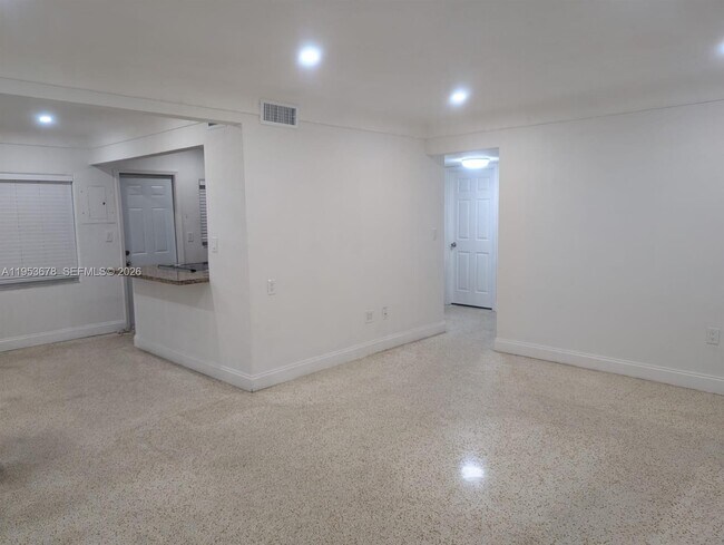 Foto del edificio - 2355 NW 9th St