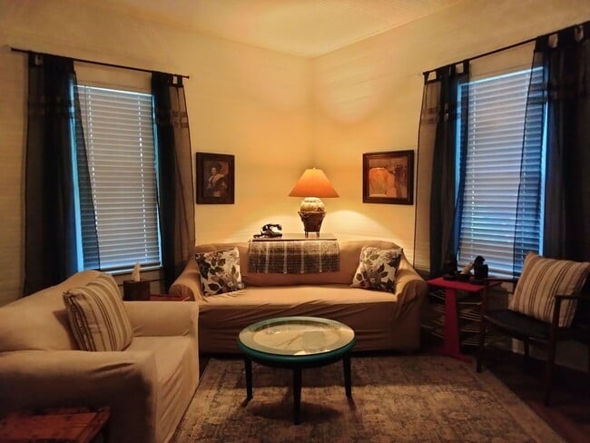 Building Photo - Totally Remodeled 2 Bedroom 1 Bath-Furnish...