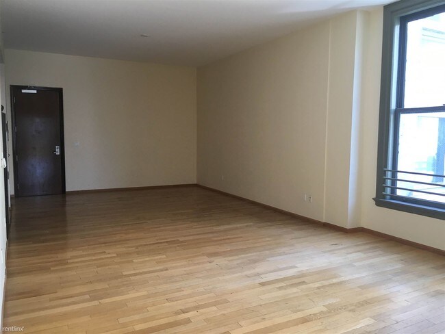 Foto del edificio - 220 W 5th St