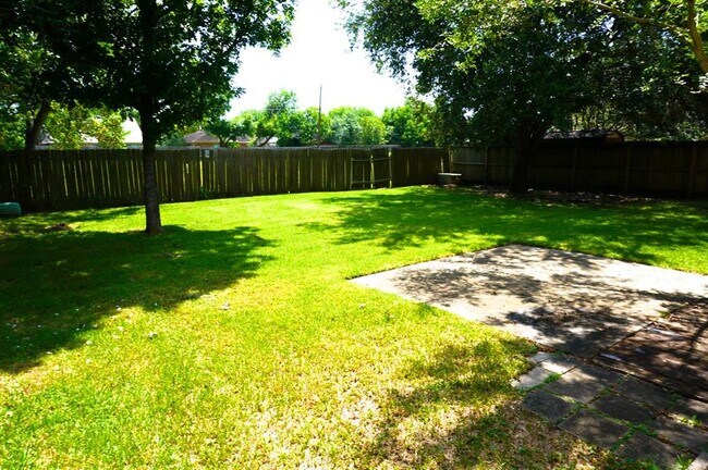 Building Photo - 15127 Woodhorn Dr