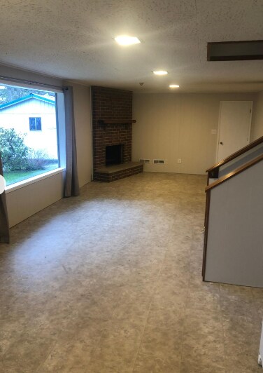 Building Photo - 3413 Harbel Dr NE