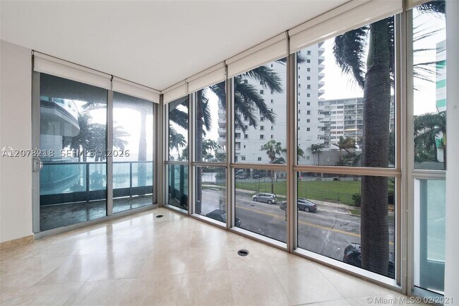 Building Photo - 1331 Brickell Bay Dr