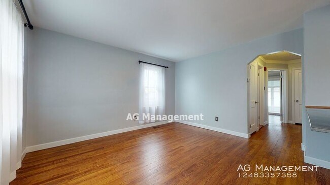 Building Photo - 800 N Kenwood Ave