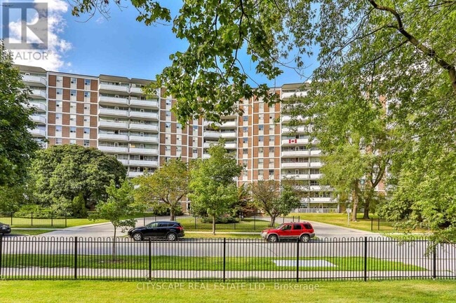 Building Photo - 100-100 Rowena Dr