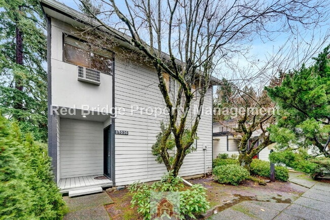 Building Photo - 17036 NE Oregon St