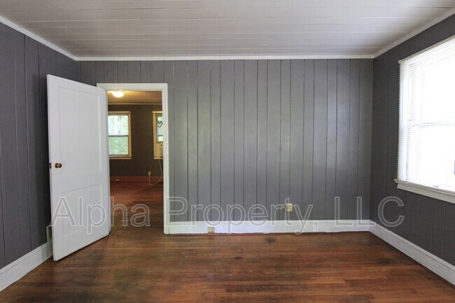 Foto del edificio - 301 Dupont Dr