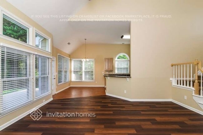 Building Photo - 135 Springlaurel Ct