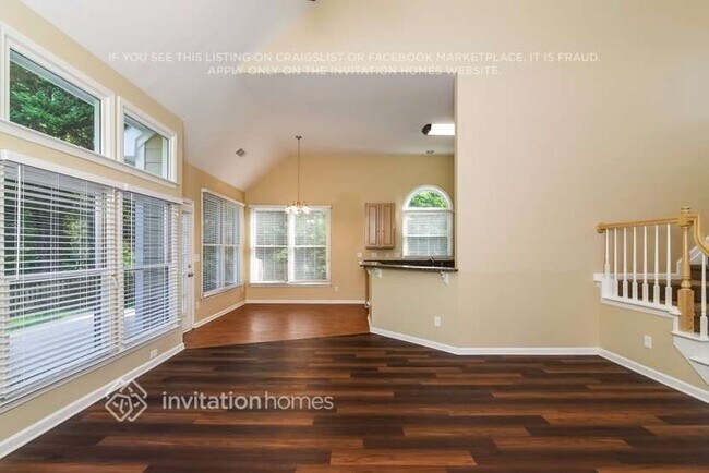 Foto del edificio - 135 Springlaurel Ct