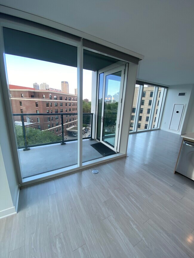Foto del edificio - 2369 N Lincoln Ave