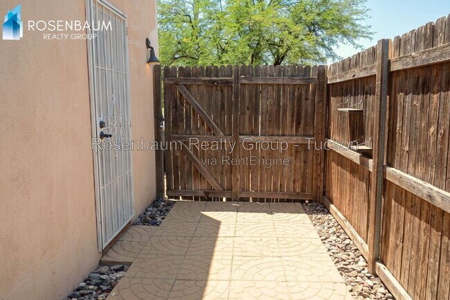 Foto del edificio - 1143 E 12th St