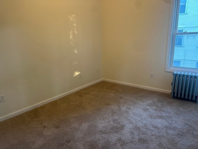 Building Photo - 394 Hollis St