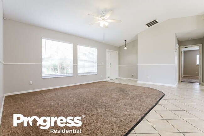 Foto del edificio - 2525 Mather Ln