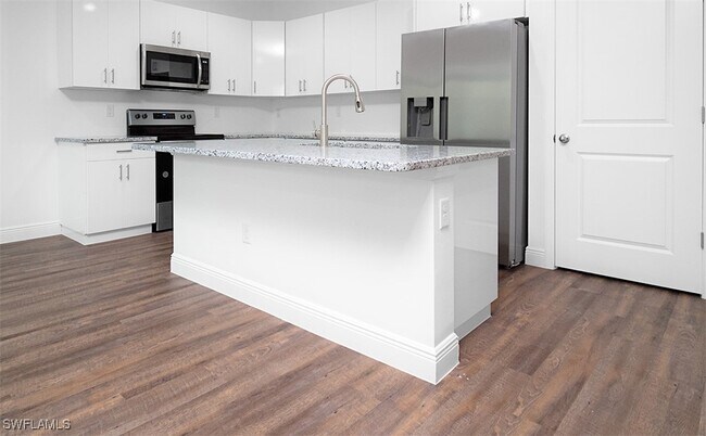 Building Photo - 8007 Vega Ct