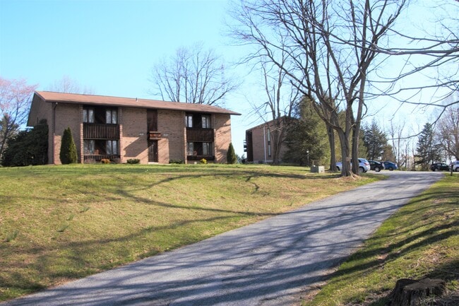 Building Photo - 785 Radio Rd