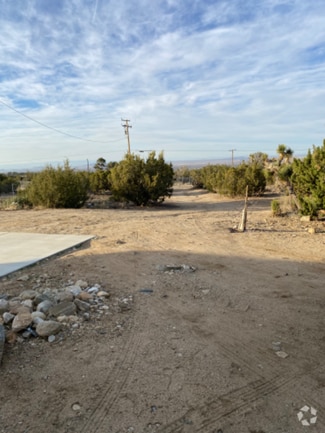 Building Photo - 873 Pinon Rd