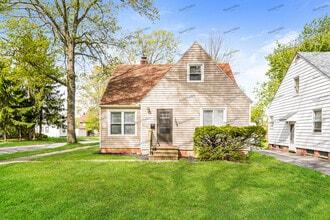 Building Photo - 1008 Woodview Rd