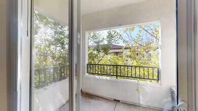Interior Photo - River Terrace