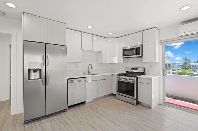 Foto del edificio - 249 S Coronado St