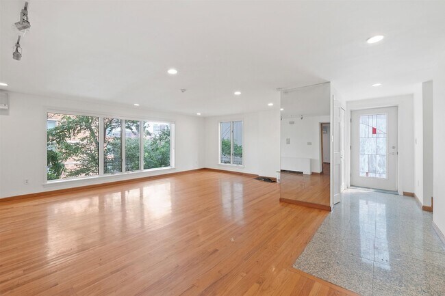 Building Photo - 228 Gorge Rd