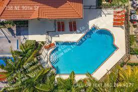 Photo - 738 NE 90th St -