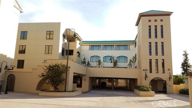 Primary Photo - 420 E Las Tunas Dr