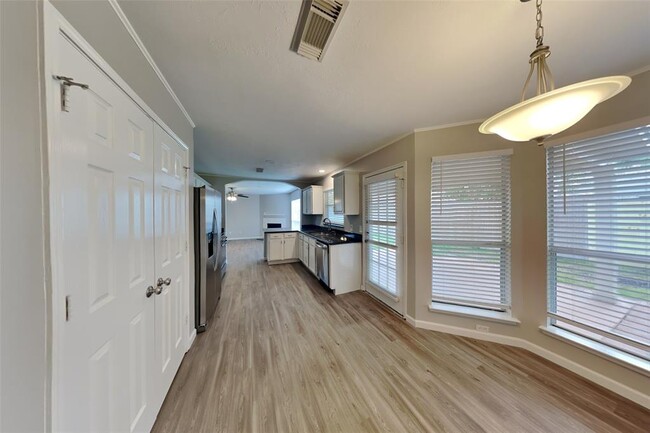 Foto del edificio - 14706 Trailbrook Dr