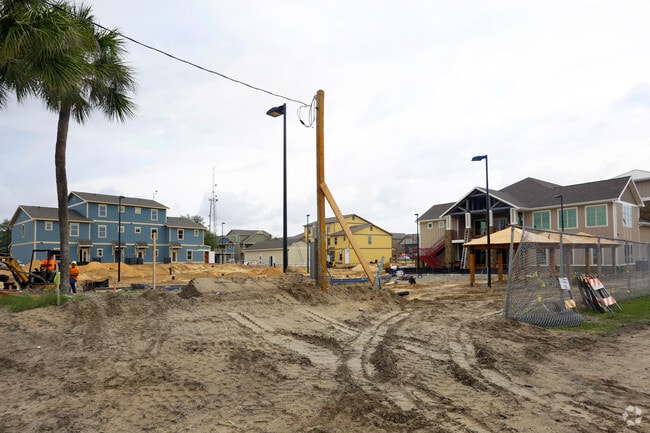 Building Photo - The Retreat at Tampa