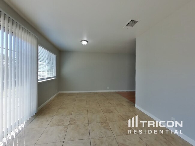 Foto del edificio - 2076 Harte Ct
