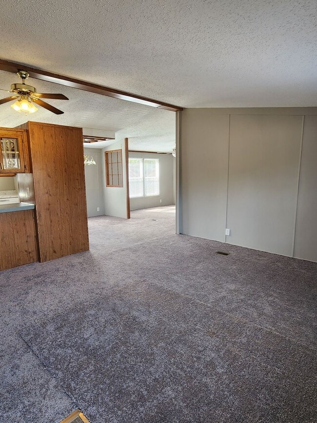 Building Photo - 7965 E Oglethorpe Hwy